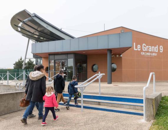 Le grand 9 piscine centre aquatique saint philbert grand lieu famille amis sortie nage